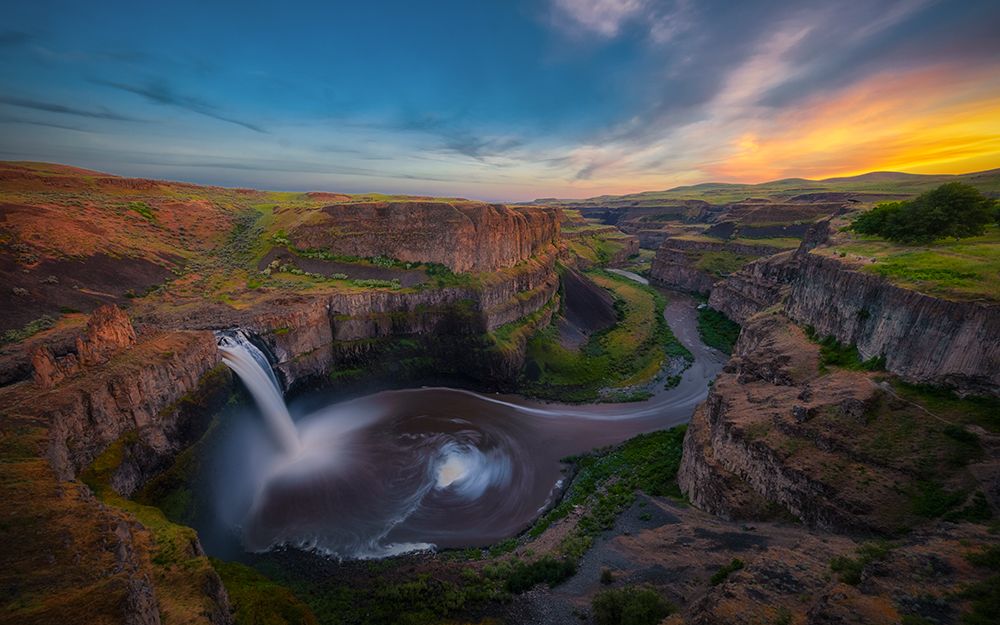 Sunset at Palouse Falls art print by Michael Zheng for $57.95 CAD