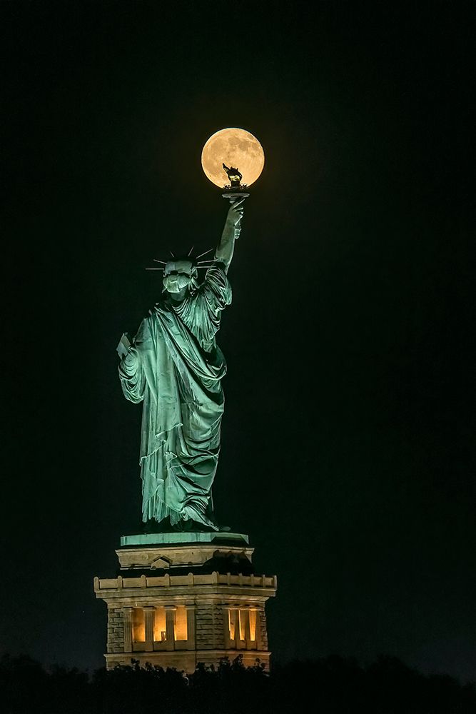 Statue Of Liberty art print by Hua Zhu for $57.95 CAD
